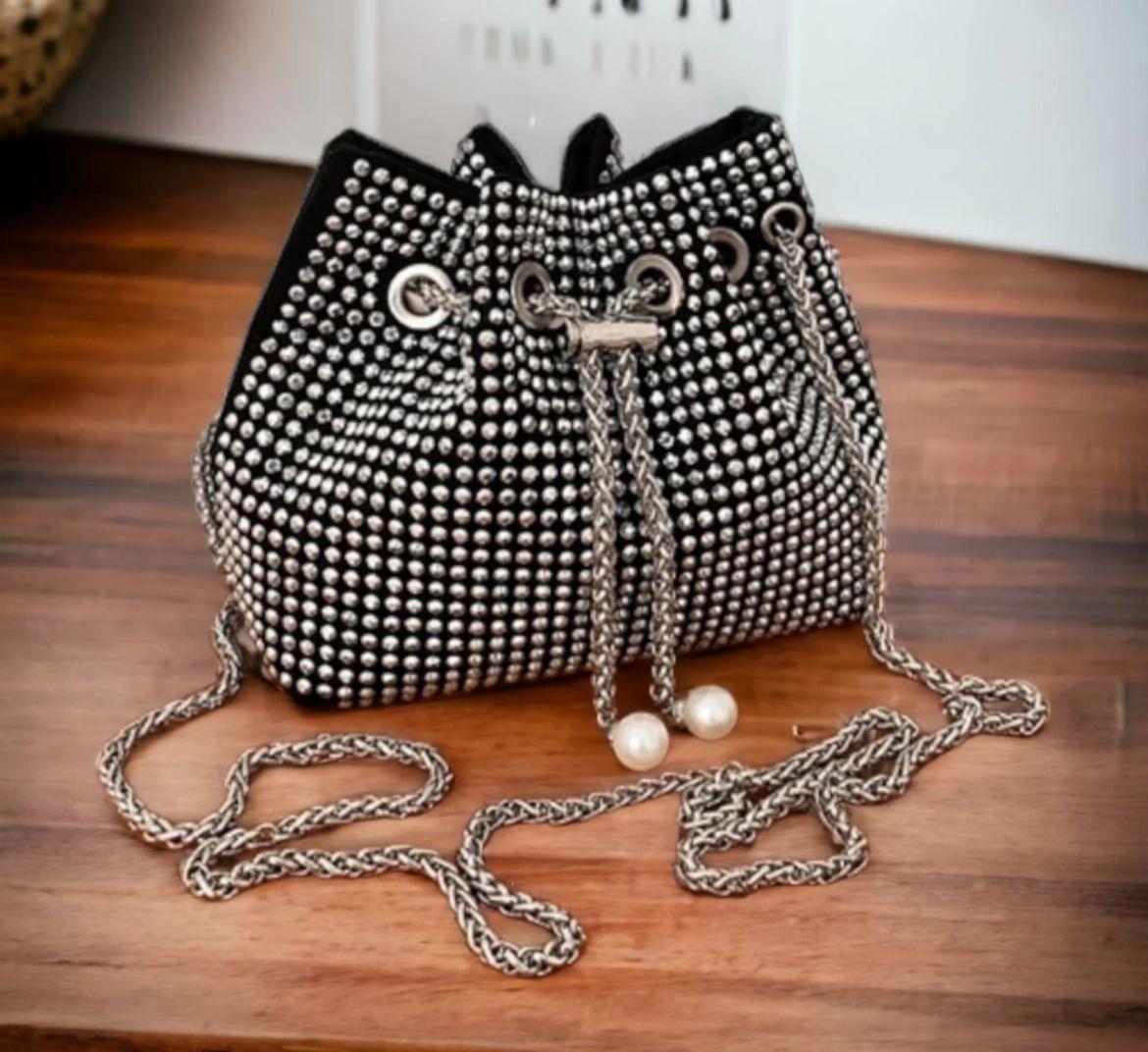 Luxury Pearl-Embellished Crossbody Bag with Chain Strap